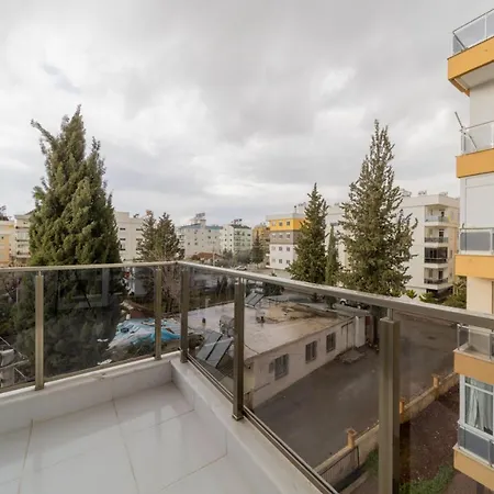Apartment Modern And Cozy In Muratpasa *